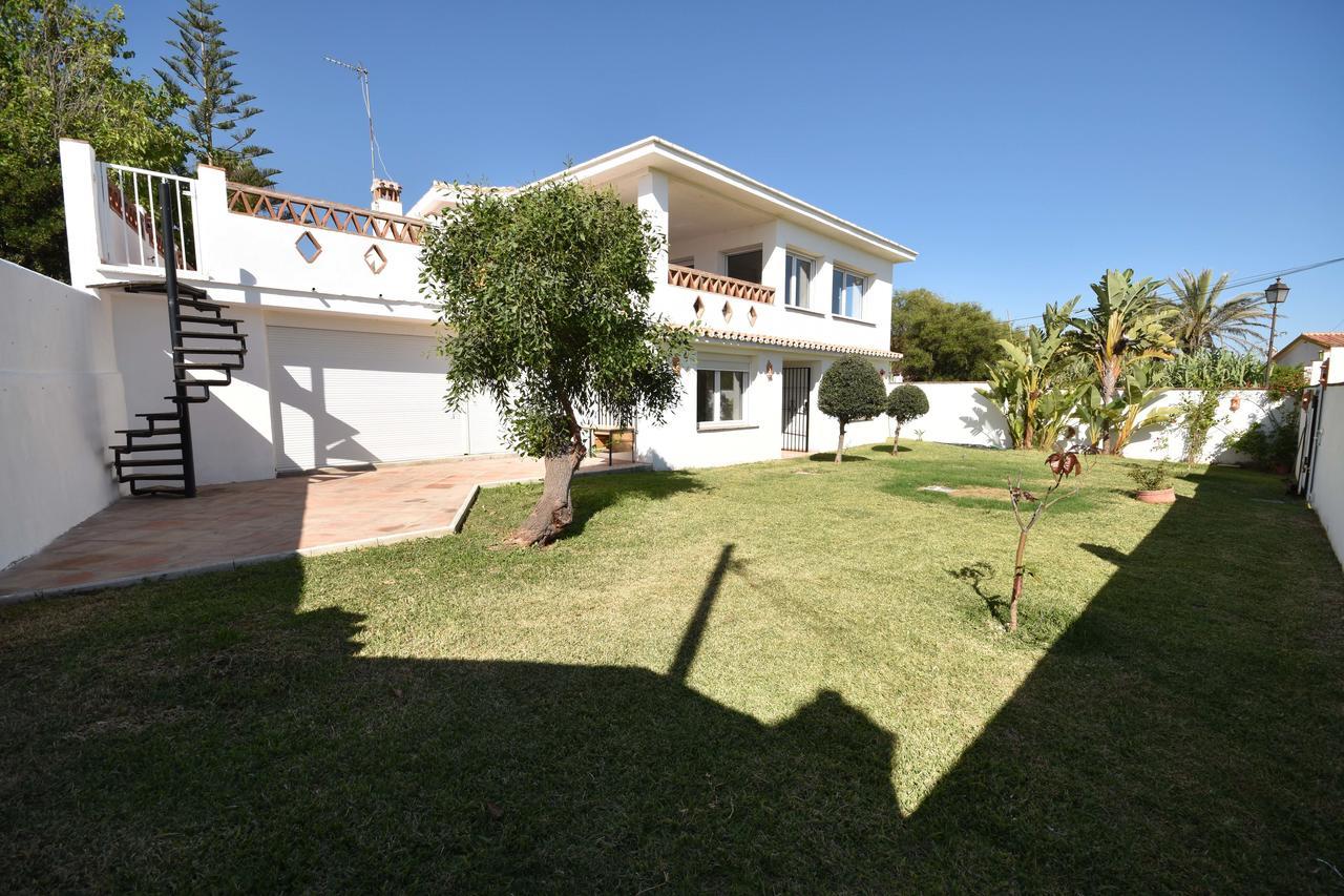 In The Second Line, Modern Beachfront Holiday Home In Costabella, Marbella Ngoại thất bức ảnh
