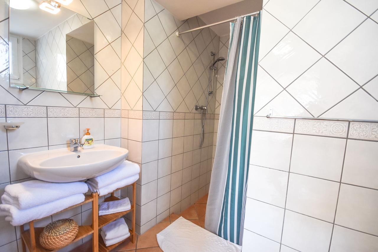 In The Second Line, Modern Beachfront Holiday Home In Costabella, Marbella Ngoại thất bức ảnh