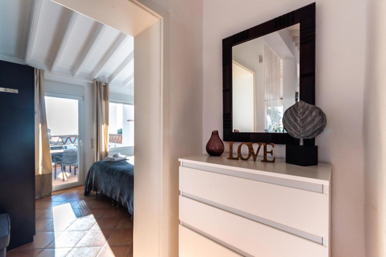 In The Second Line, Modern Beachfront Holiday Home In Costabella, Marbella Ngoại thất bức ảnh